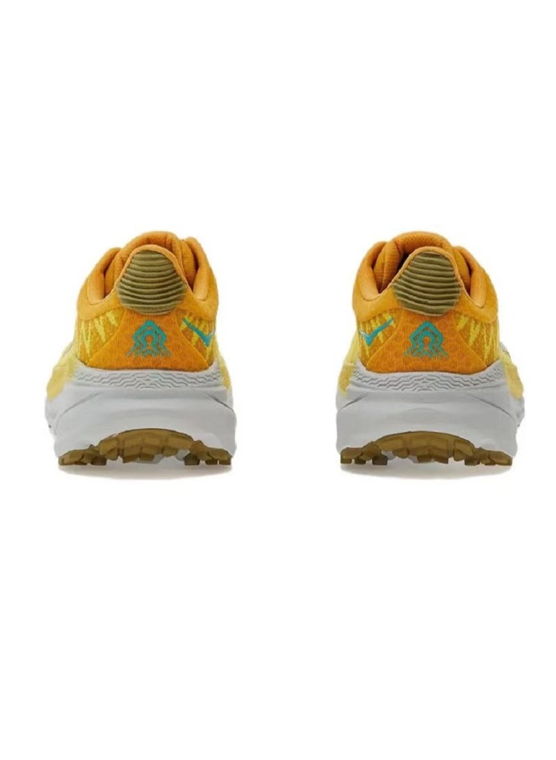 هوكا ون ون العودة إلى المدرسة*حذاء رياضي للجري في الهواء الطلق ATR 7 من شالنجر باللون الأصفر - Image 4