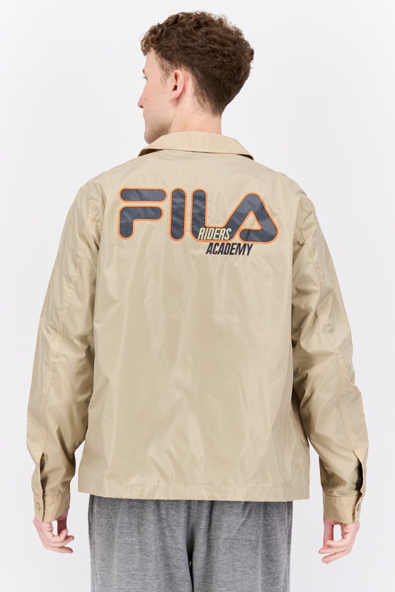 FILA جاكيت رياضي للرجال بأكمام طويلة وفتحة عنق، لون بني رملي - Image 4