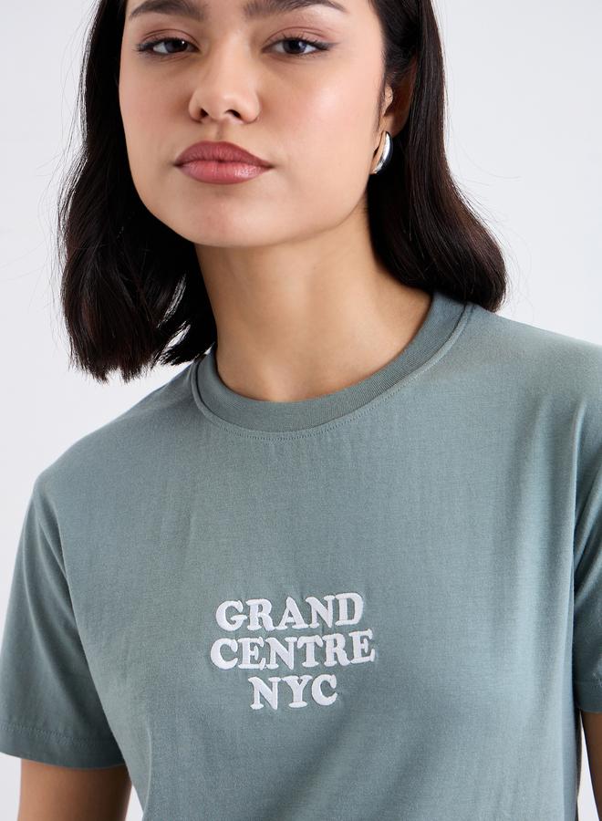 ستايلي تيشيرت ستايلي مطرز بقصة عادية - Image 3