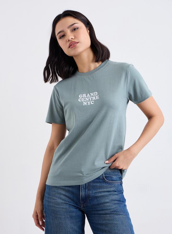 ستايلي تيشيرت ستايلي مطرز بقصة عادية - Image 1