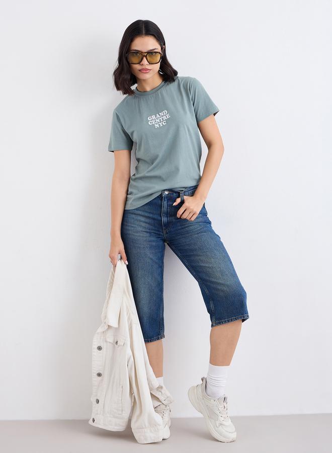 ستايلي تيشيرت ستايلي مطرز بقصة عادية - Image 2