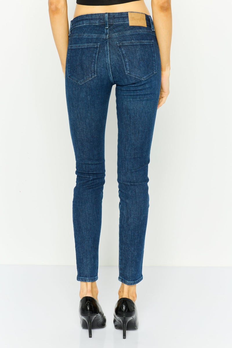 Wrangler جينز دنيم ضيق للنساء، قابل للتمدد، أزرق - Image 2