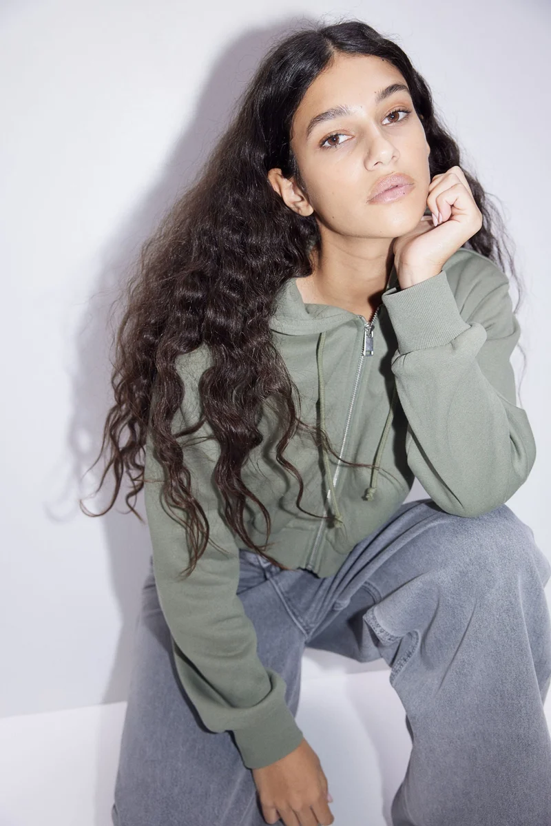 اتش اند ام هودي قصير بسحاب