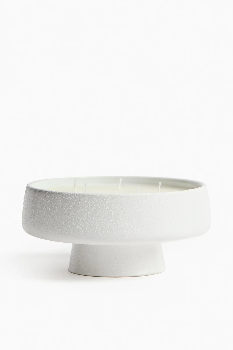 اتش اند ام شمعة كبيرة برائحة الأعشاب