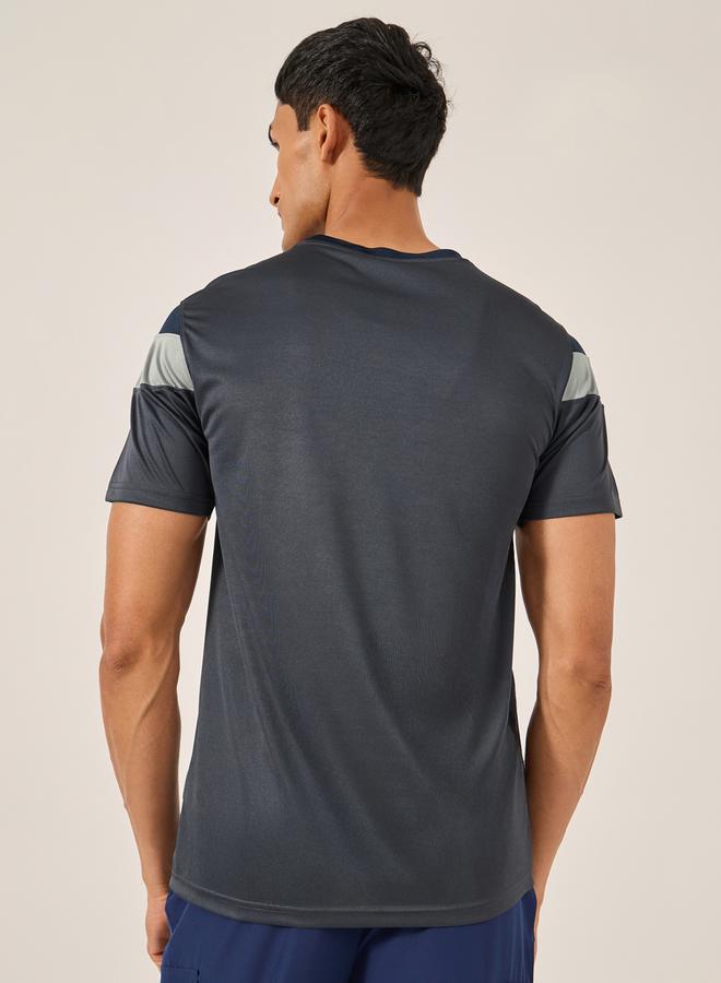 Styli Color Block Regular Fit T-Shirt with Logo Detail  - Image 4