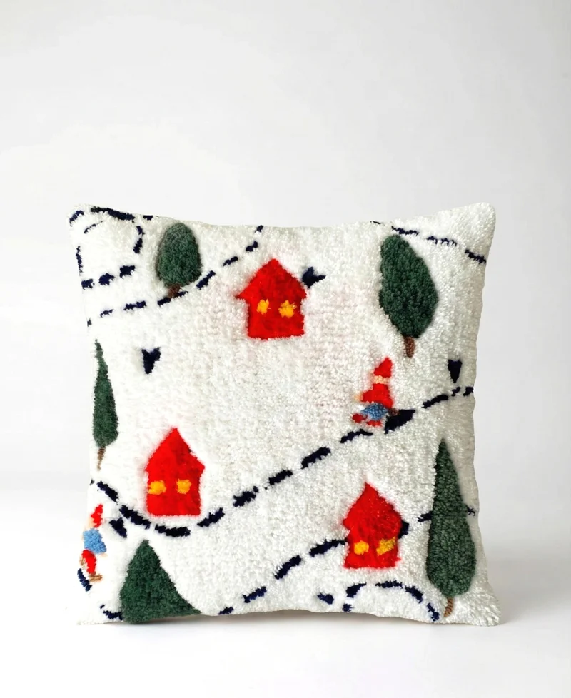 FILLE A FILLE Winter Village  Pillow