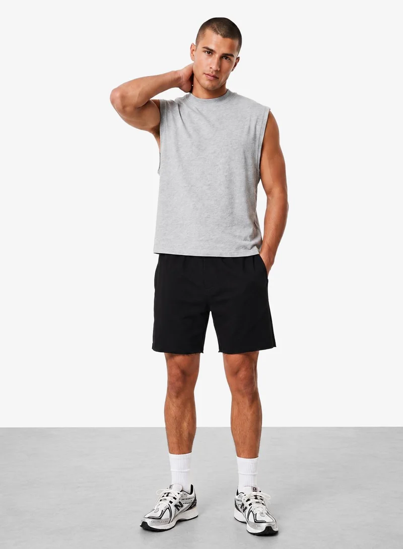 Seventy Five Basics Regular Fit raw hem edge Shorts
