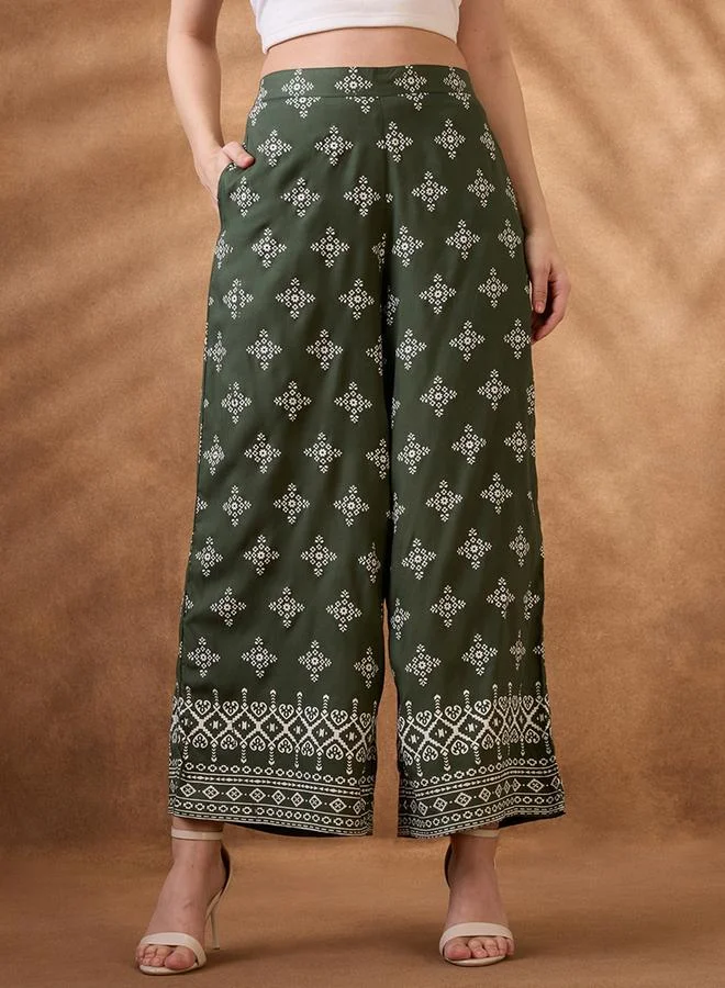 جلو باص بنطال بأرجل واسعة بطبعة شرقية