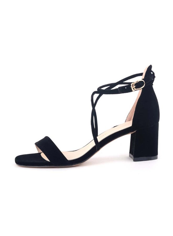 Loquat صنادل بكعب سميك مفتوحة من الأمام بتصميم حزام واحد من الفلانيل 3-5 سم باللون الأسود - Image 1