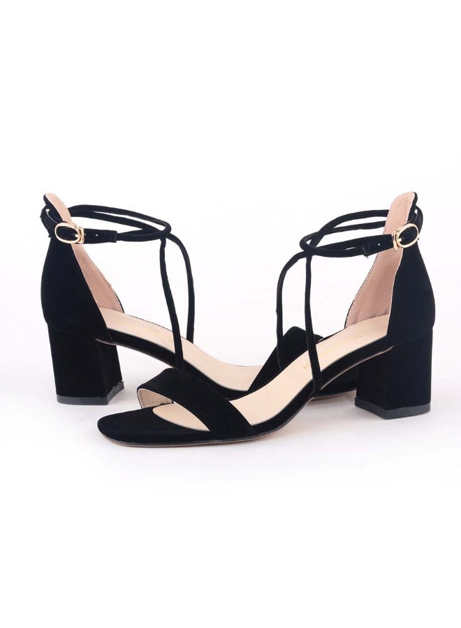 Loquat صنادل بكعب سميك مفتوحة من الأمام بتصميم حزام واحد من الفلانيل 3-5 سم باللون الأسود - Image 2