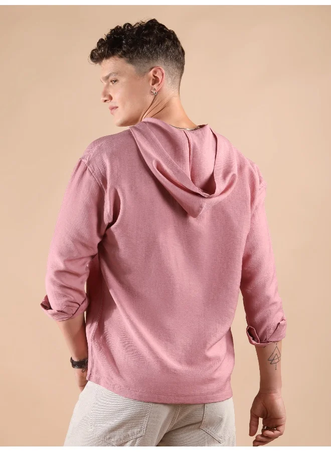 بيونغ قميص وردي بغطاء رأس