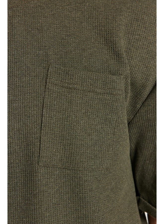 trendyol Khaki Relaxed Crew Neck Short Sleeve Pocket Label Detail T-Shirt TMNSS23TS00077 - Image 5