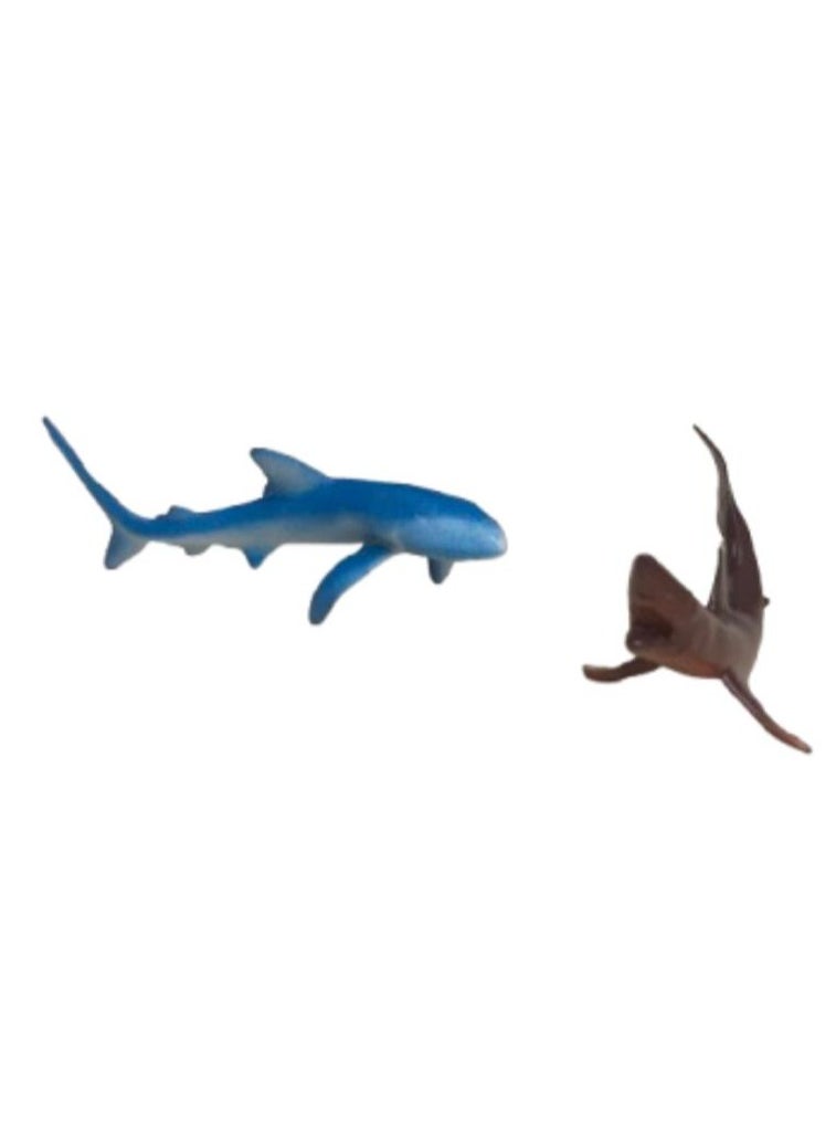 2 realistic miniature sea creature fish figures for a fun bath and pool toy