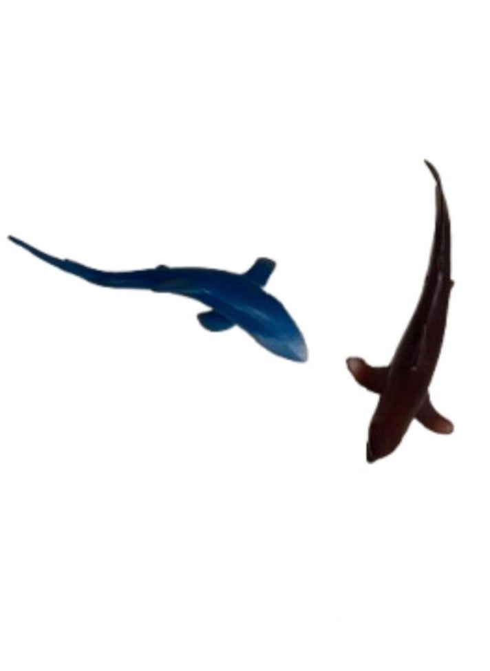 2 realistic miniature sea creature fish figures for a fun bath and pool toy