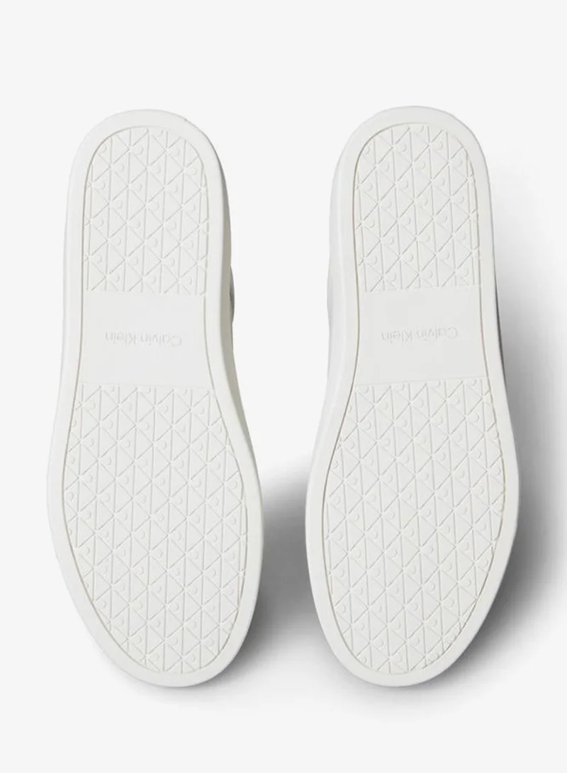 كالفن كلاين جينز سنيكرز برباط ورقبة منخفضة