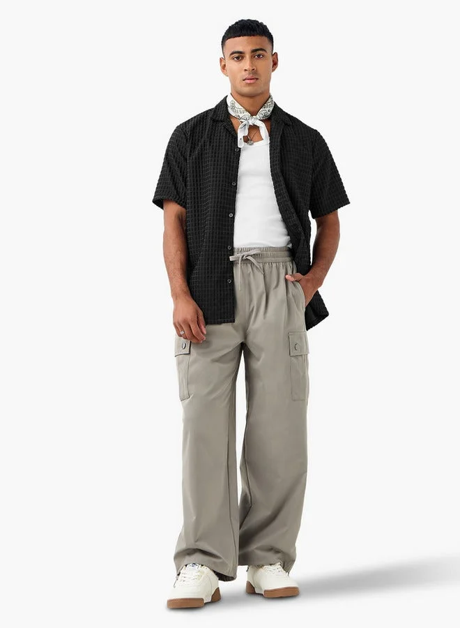 سبلاش فيڤ قميص بقصة عادية بياقة كامب وأكمام قصيرة بنسيج دوبي