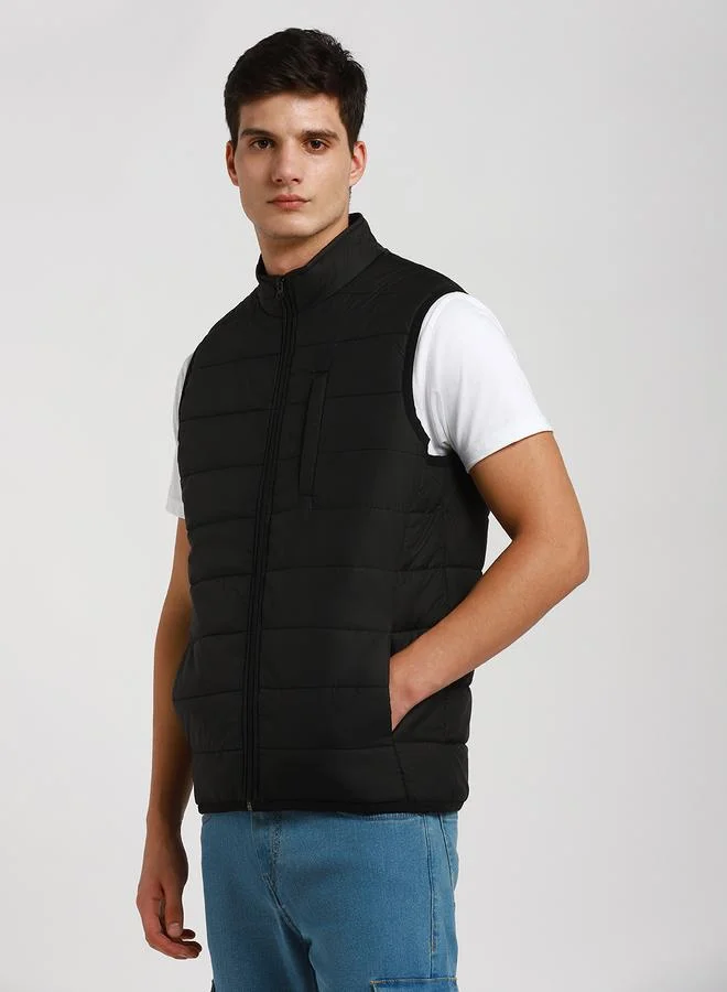 دينيس لينغو Black Regular Fit Men's Solid Mock Neck Sleeveless Polyester Jacket with Zipper Closure