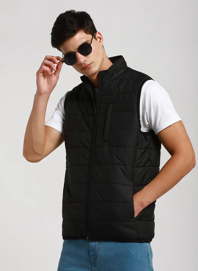 دينيس لينغو Black Regular Fit Men's Solid Mock Neck Sleeveless Polyester Jacket with Zipper Closure