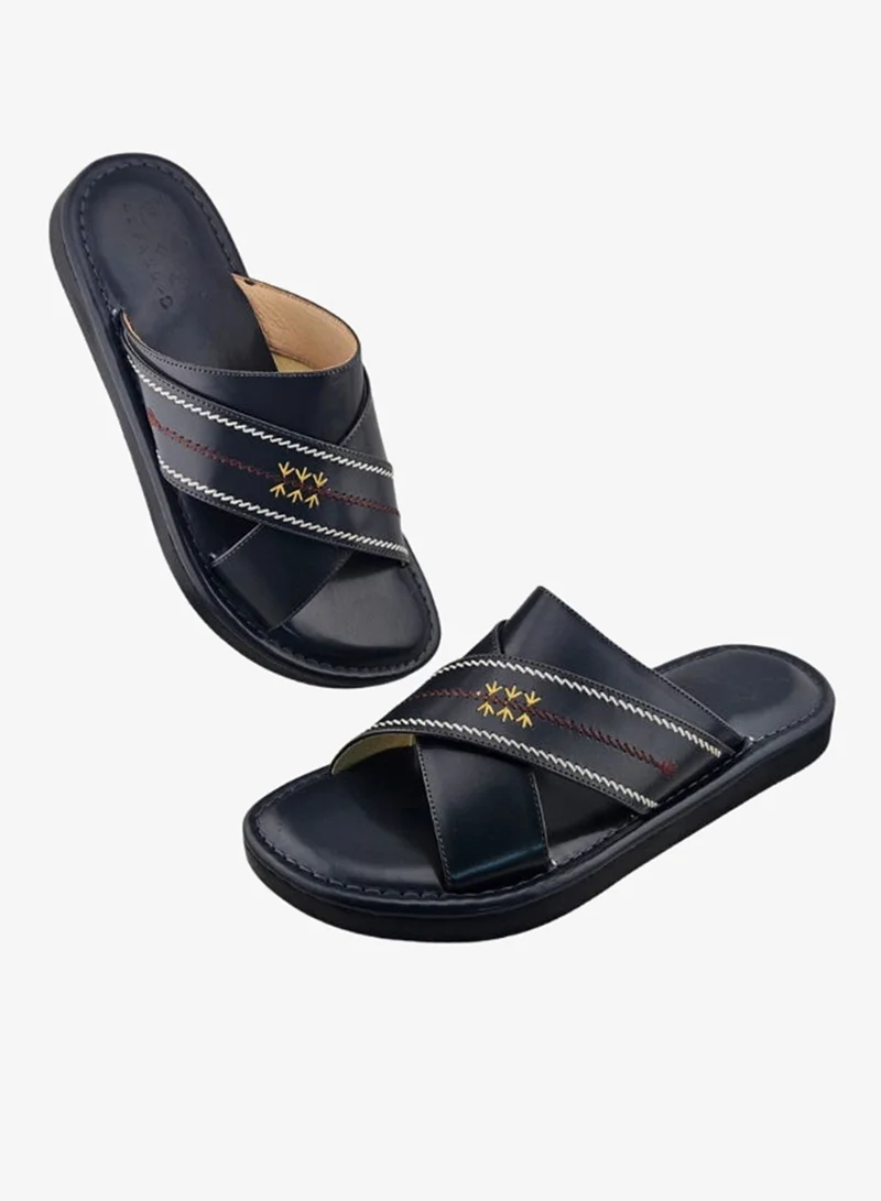 الفانوس صندل رجالي بحزام متقاطع الفانوس تصميم خليجي مطرز