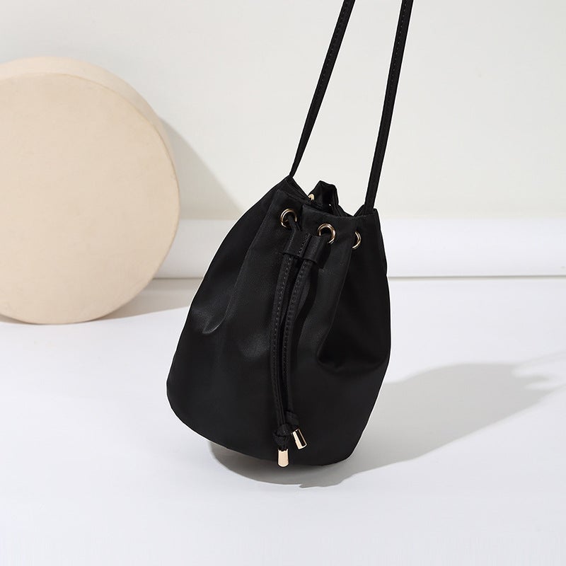 Yonben Simple All-Match Lady Crossbody Commuter Bucket Bag Trendy Ins Nylon Shoulder Bag - Image 2