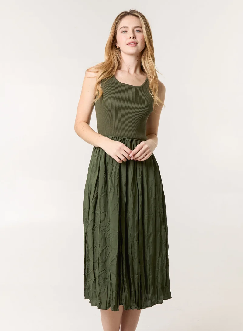 بلو فانيلا فستان بياقة مستديرة مجعد