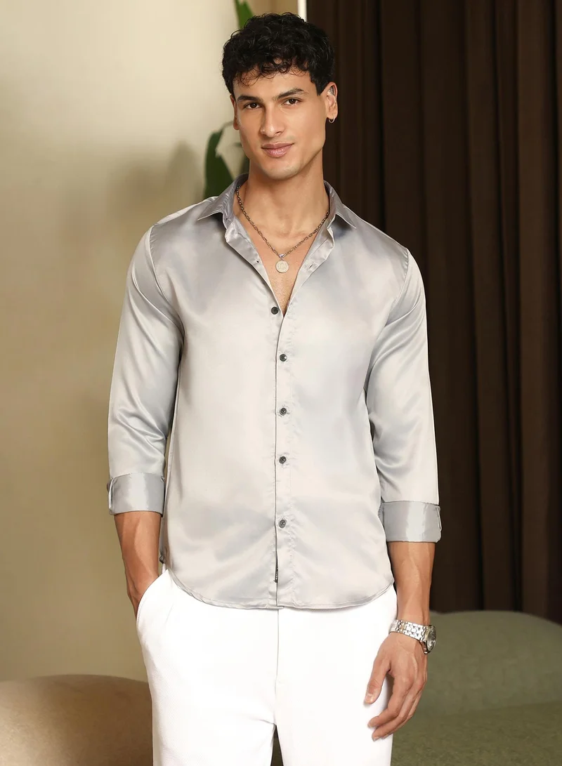 Campus Sutra Men Solid-Satin Regular Shirt | Spread Collar , Long Cuffed Sleeves | Button Closure Curved Hem | Solid Plain | Woven Fabric For Party & Evening Wear | Light Grey