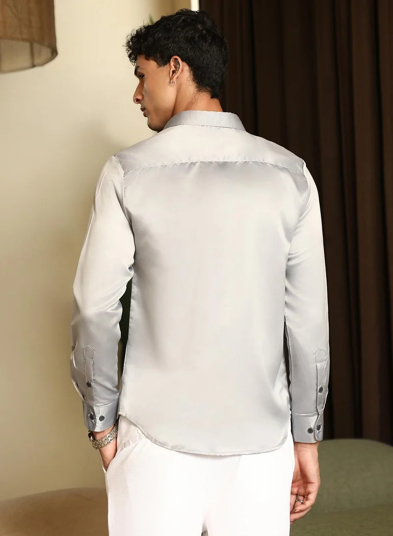 Campus Sutra Men Solid-Satin Regular Shirt | Spread Collar , Long Cuffed Sleeves | Button Closure Curved Hem | Solid Plain | Woven Fabric For Party & Evening Wear | Light Grey