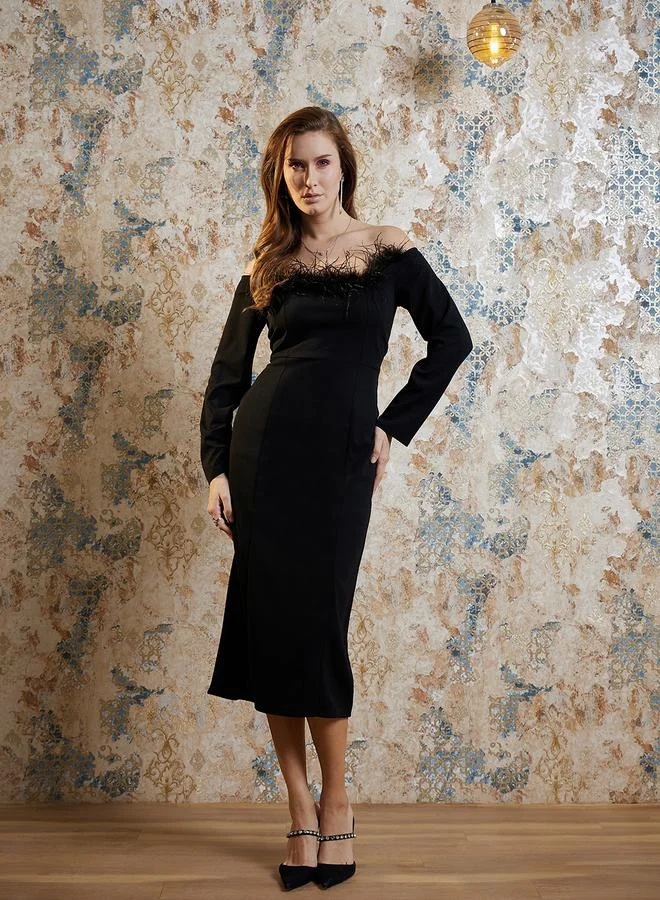 أثينا Off Shoulder Neck Faux Fur Trim Sheath Midi Dress by Styli