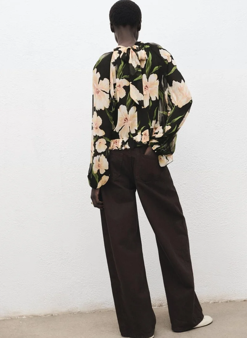 مانجو Semi-transparent floral blouse