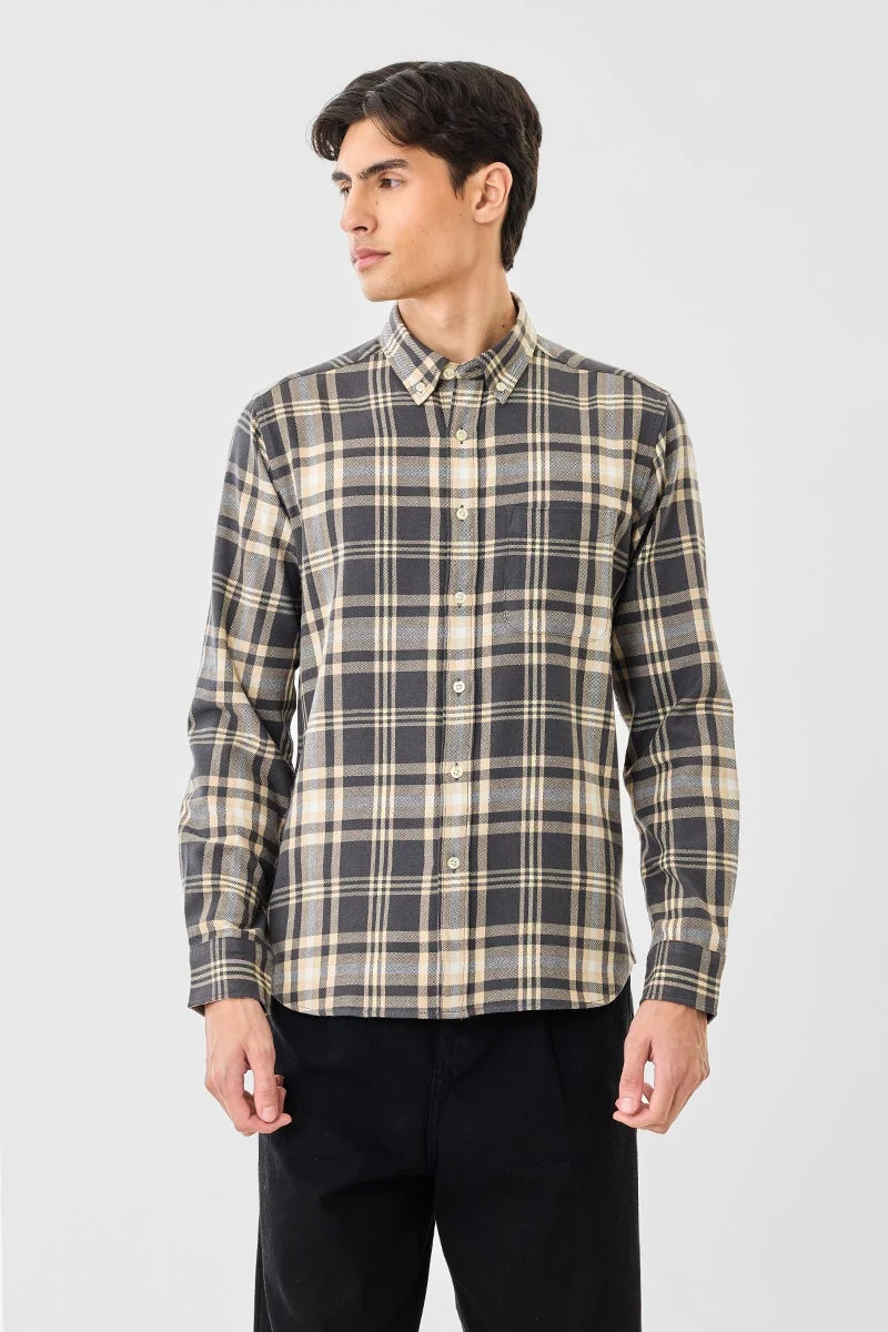 سنيتش قميص كاروهات بقصة ضيقة