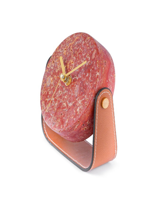 Layers ساعة طاولة مستديرة حمراء مع لمسة جلدية باللون الأصفر الداكن – دبابيس معدنية - Image 1