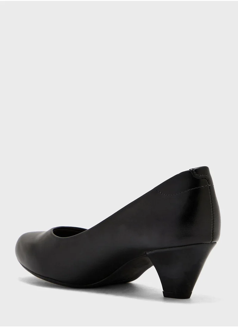 MODARE Sylvie Pointed Toe Low-Heel Pumps