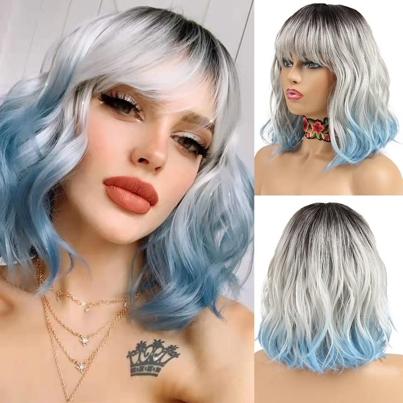 باروكة نوبل زرقاء مع غرة بطول 12 بوصة باروكة بوب قصيرة ومجعدة باروكات زرقاء للنساء باروكات بوب ملونة ومتموجة مع غرة مقاومة للحرارة باروكات صناعية زرقاء فضية لعيد الهالوين لاحتفالات الكوسبلاي