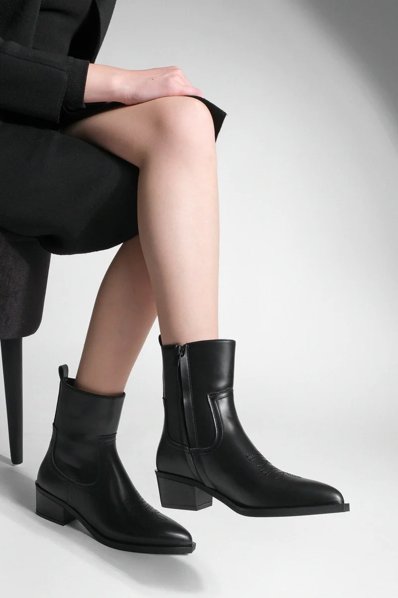 مارجين Women Pointed Toe Embroidered Western Boots Siyesta