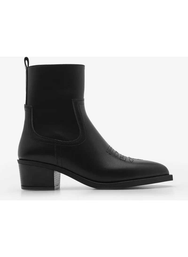 مارجين Women Pointed Toe Embroidered Western Boots Siyesta