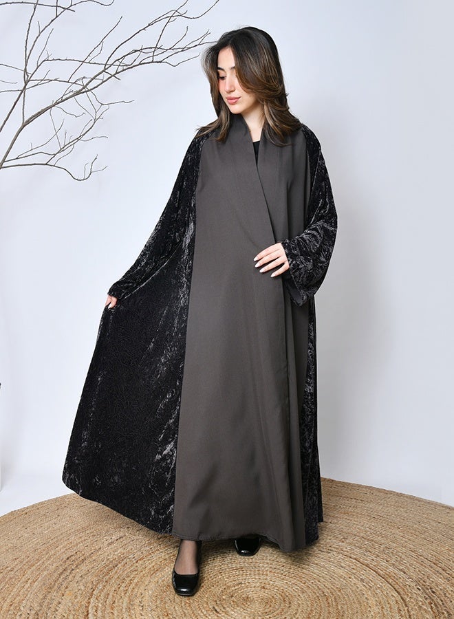 عبايات حوراء عباية شتوية رمادية مخملية فاخرة – تصميم راقٍ من عبايات حوراء - Image 3