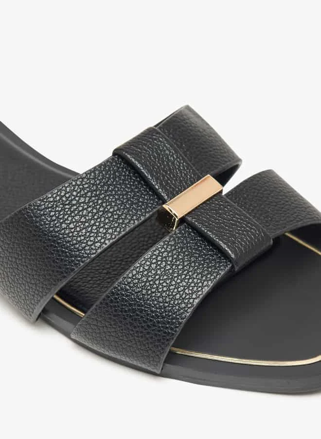 سيليست Women's Textured Slip-On Sandals with Metal Accent