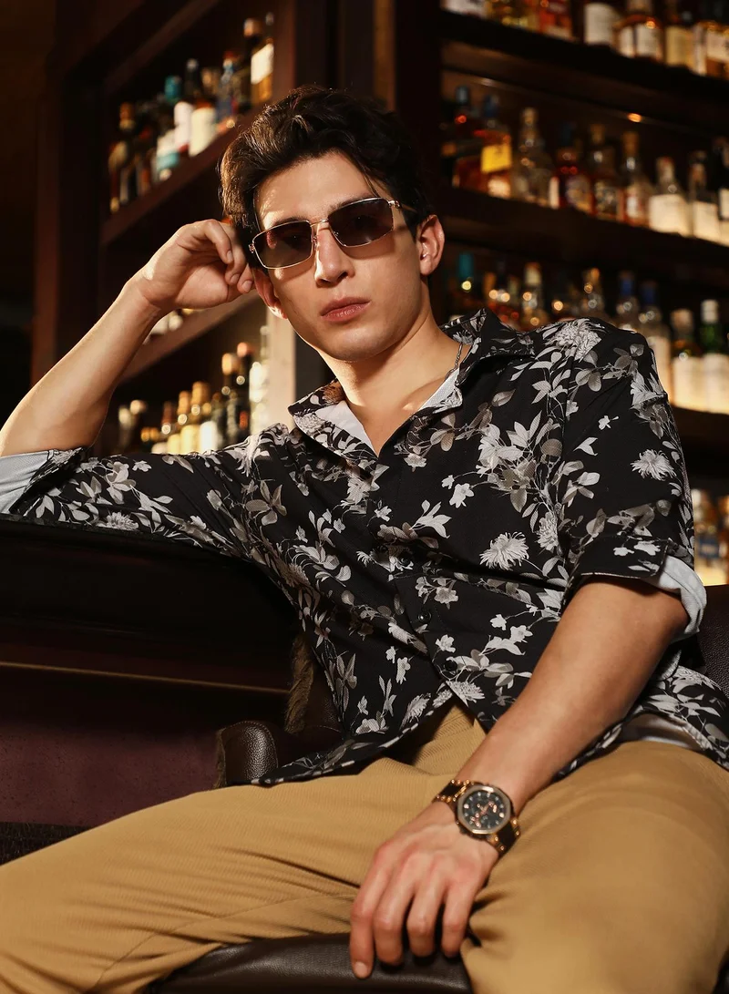 كامبوس سوترا Campus Sutra Men's Onyx Black Mono-Botanics Imprint Shirt | Spread Collar , Long  Cuffed Sleeves , Button Closure | Digital Floral Print Plain | Cotton-Blend Shirt For Casual Wear