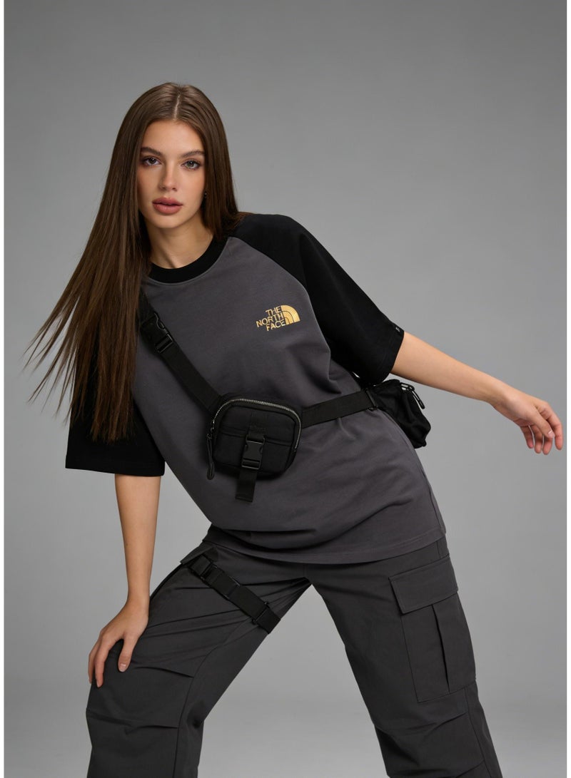 THE NORTH FACE Style Black & Grey Color Block Raglan T-Shirt Unisex Loose Casual Couple Short Sleeve Tee Style Black & Grey Color Block Raglan T-Shirt Unisex Loose Casual Couple Short Sleeve Tee - Image 2