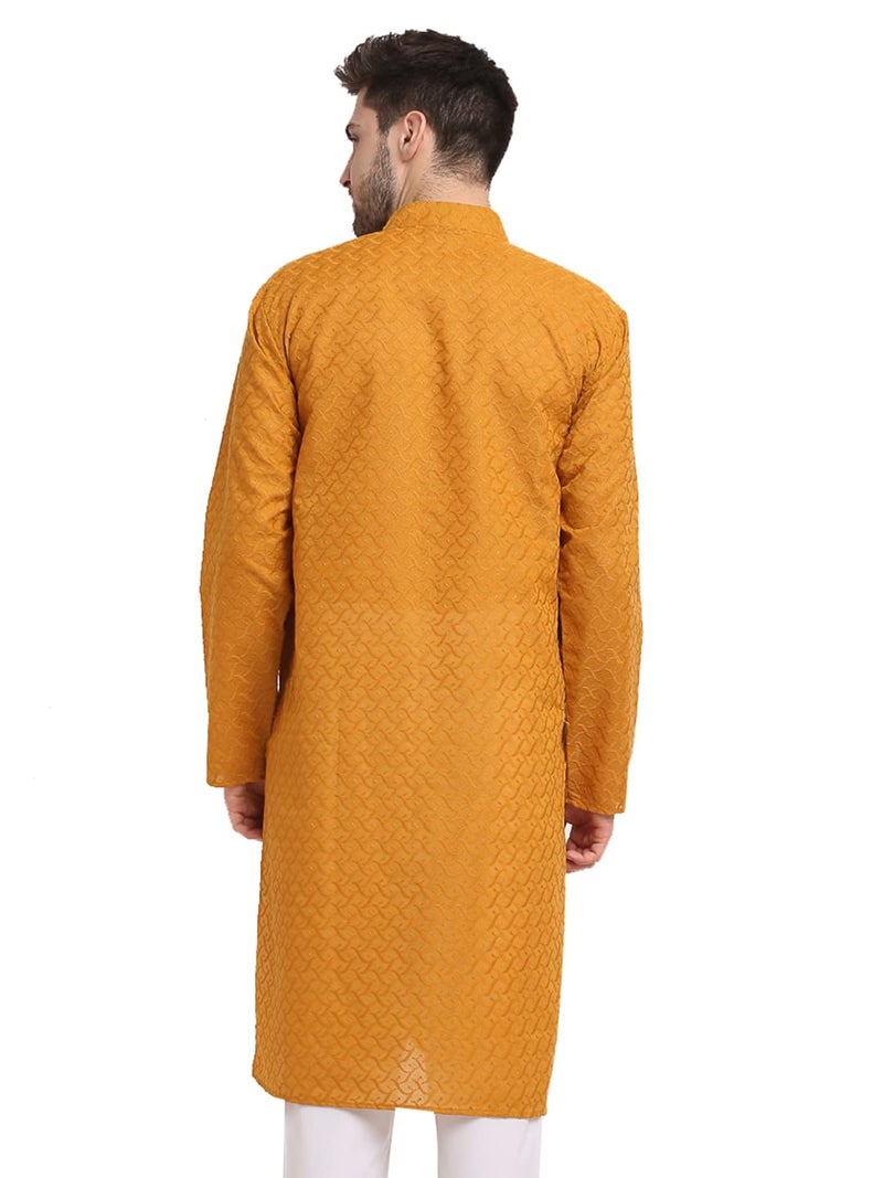 jompers قميص جومبرز الرجالي المطرز من القطن الخالص باللون الخردلي - Image 2