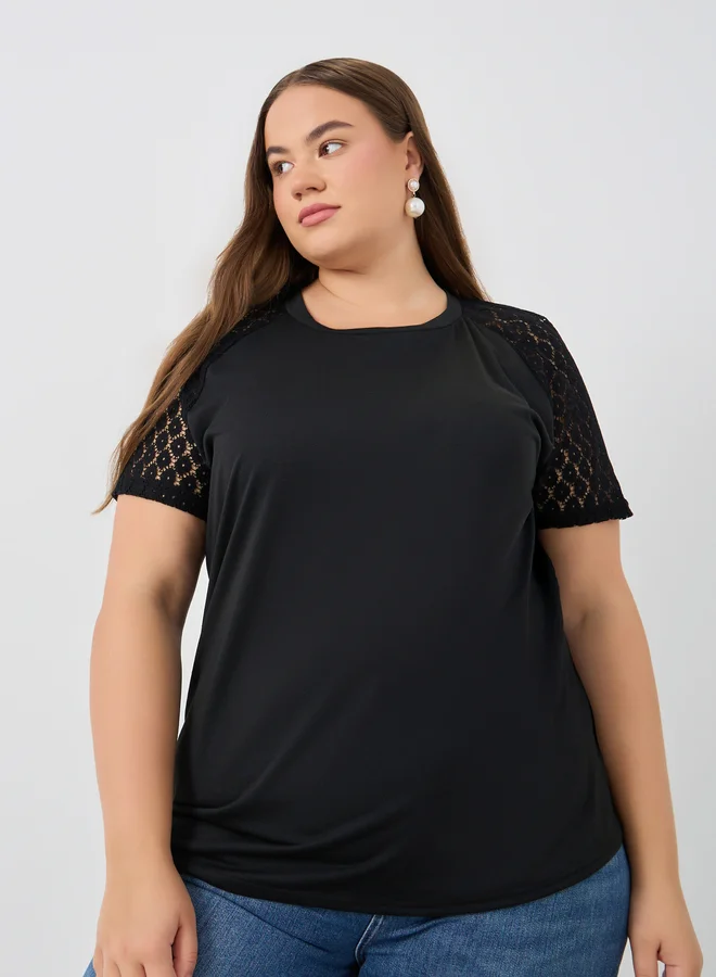 Styli Styli Plus Size Solid Lace Short Sleeve Longline T-Shirt