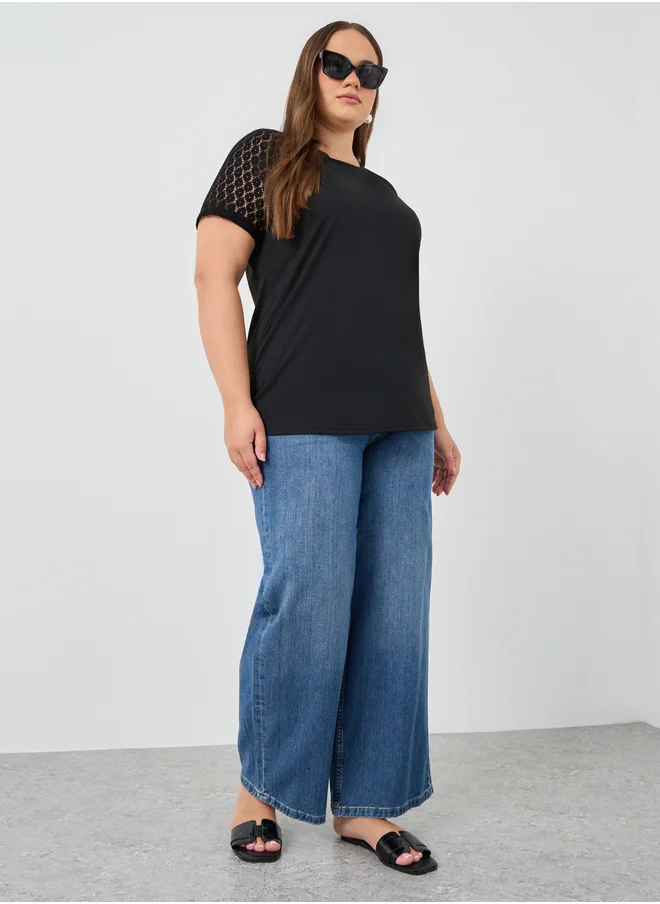 Styli Styli Plus Size Solid Lace Short Sleeve Longline T-Shirt