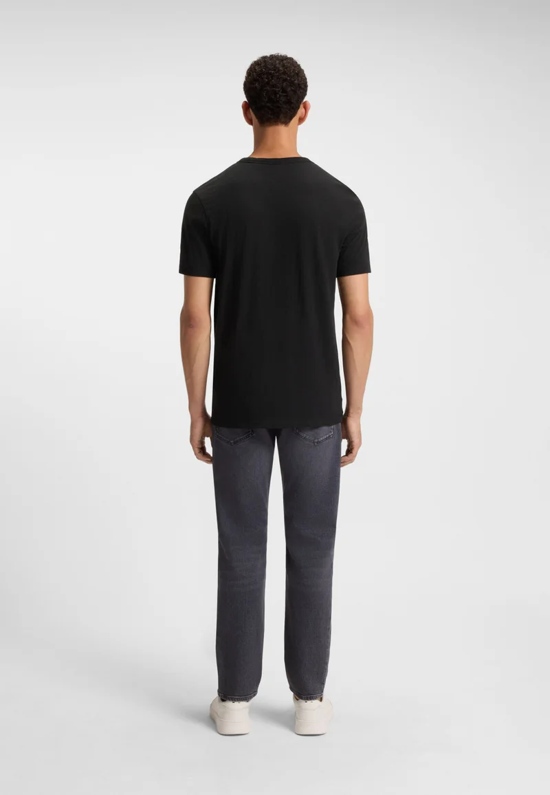 بوس تيشيرت بقصة عادية قطن سلا بلمسة شعار