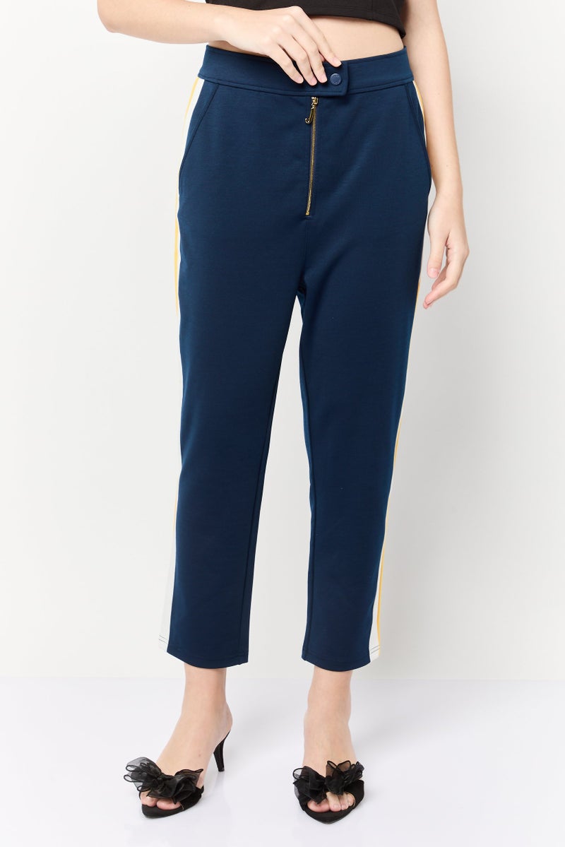 Juicy Couture سروال نسائي بقصة مستقيمة وقصير، كحلي - Image 1