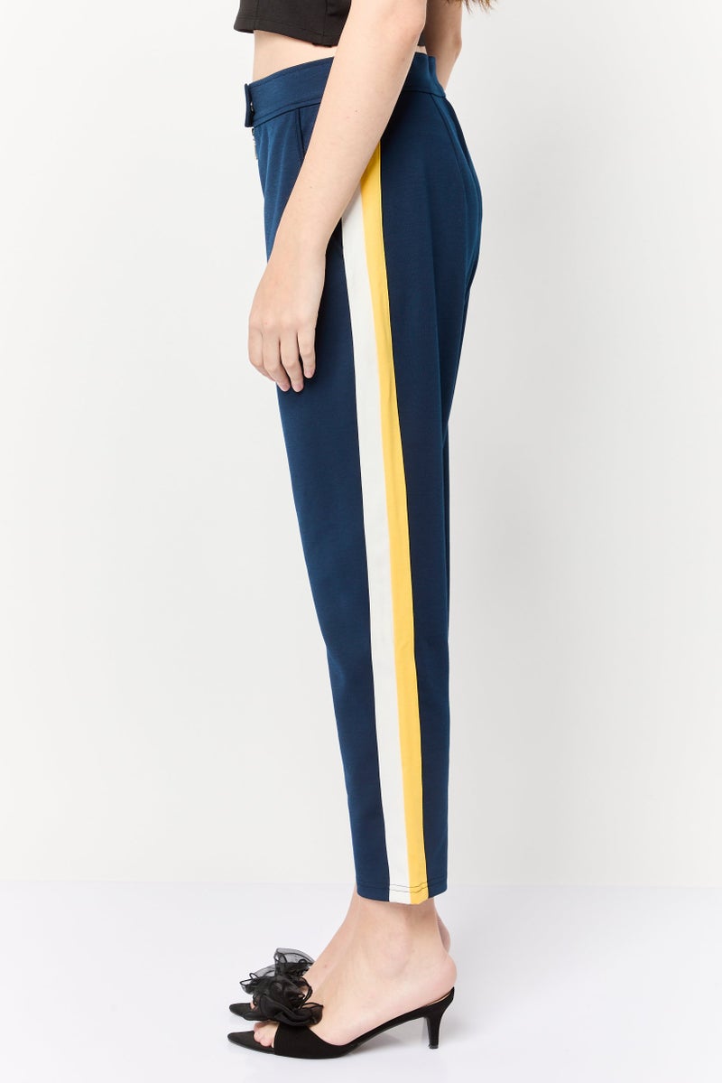 Juicy Couture سروال نسائي بقصة مستقيمة وقصير، كحلي - Image 4