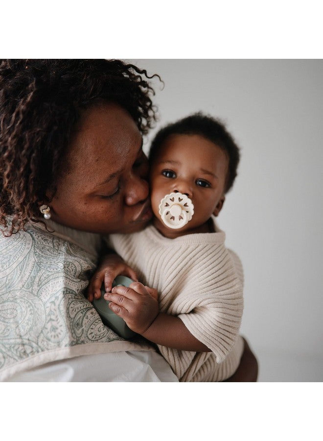 فريج لهاية فريغ أندرسن فيري تيل للأطفال من المطاط الطبيعي | صُنعت في الدنمارك | خالية من مادة BPA (كريمي/أزرق حجري، من 0 إلى 6 أشهر) - Image 3