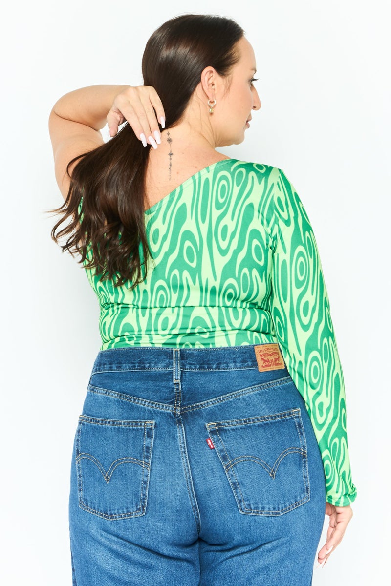 PUBLIC DESIRE Women Curvy Fit Asymmetrical Neck Abstract Print Bodysuit, Multicolor - Image 4