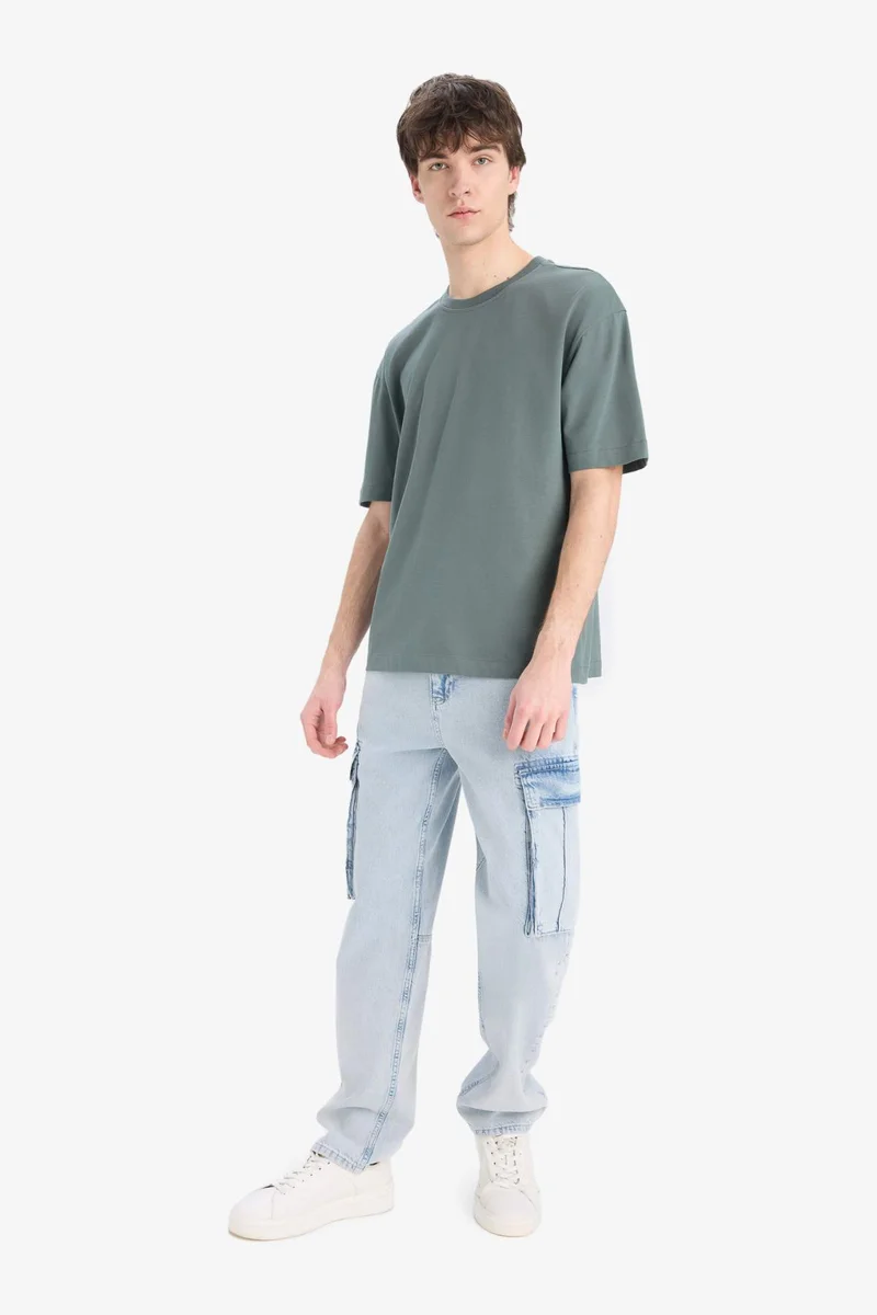 ديفاكتو Oversize Fit Crew Neck Short Sleeve T-Shirt