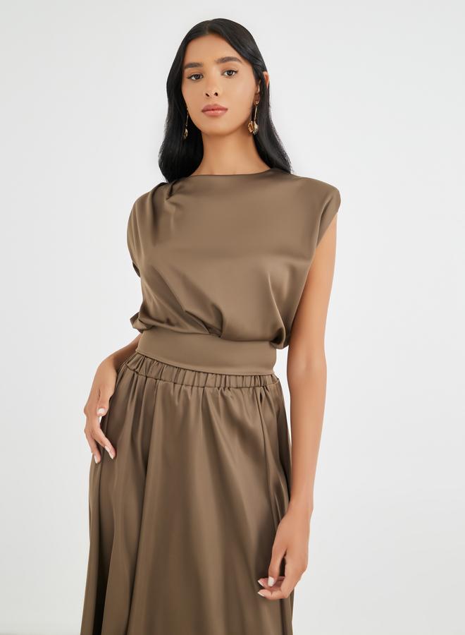 تايك تو طقم بلوزة بدون أكمام صلبة وتنورة ميدي مطوية - Image 3