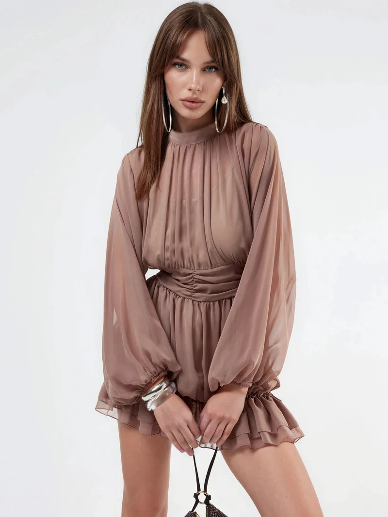 جينيفر Frilly Turtleneck Mini Dress